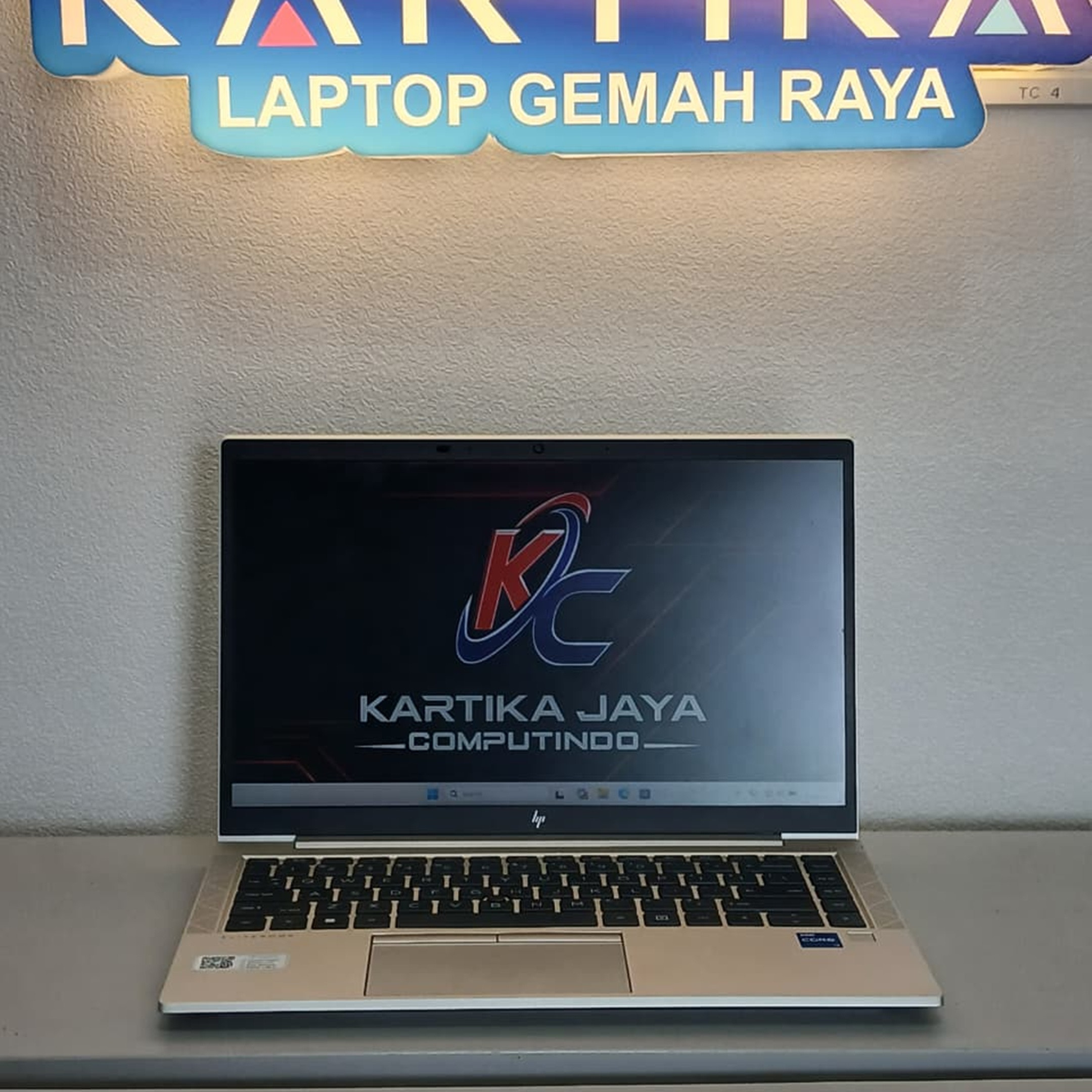 HP ELITEBOOK 840 G8 | INTEL CORE I7 RAM 16 SSD 