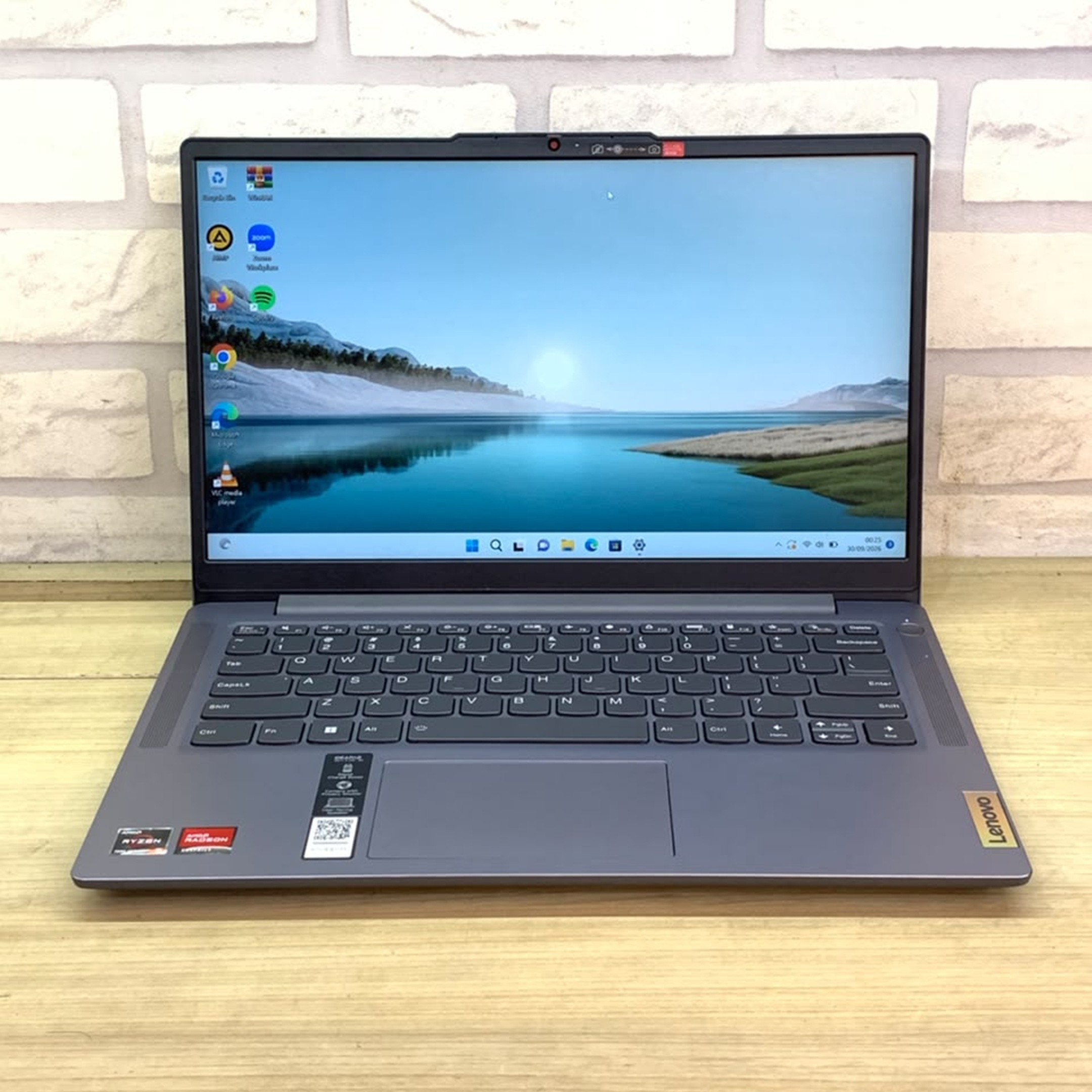 LENOVO IDEAPAD SLIM 3 AMD RYZEN 5 RAM 8 SSD 2ND BERGARANSI