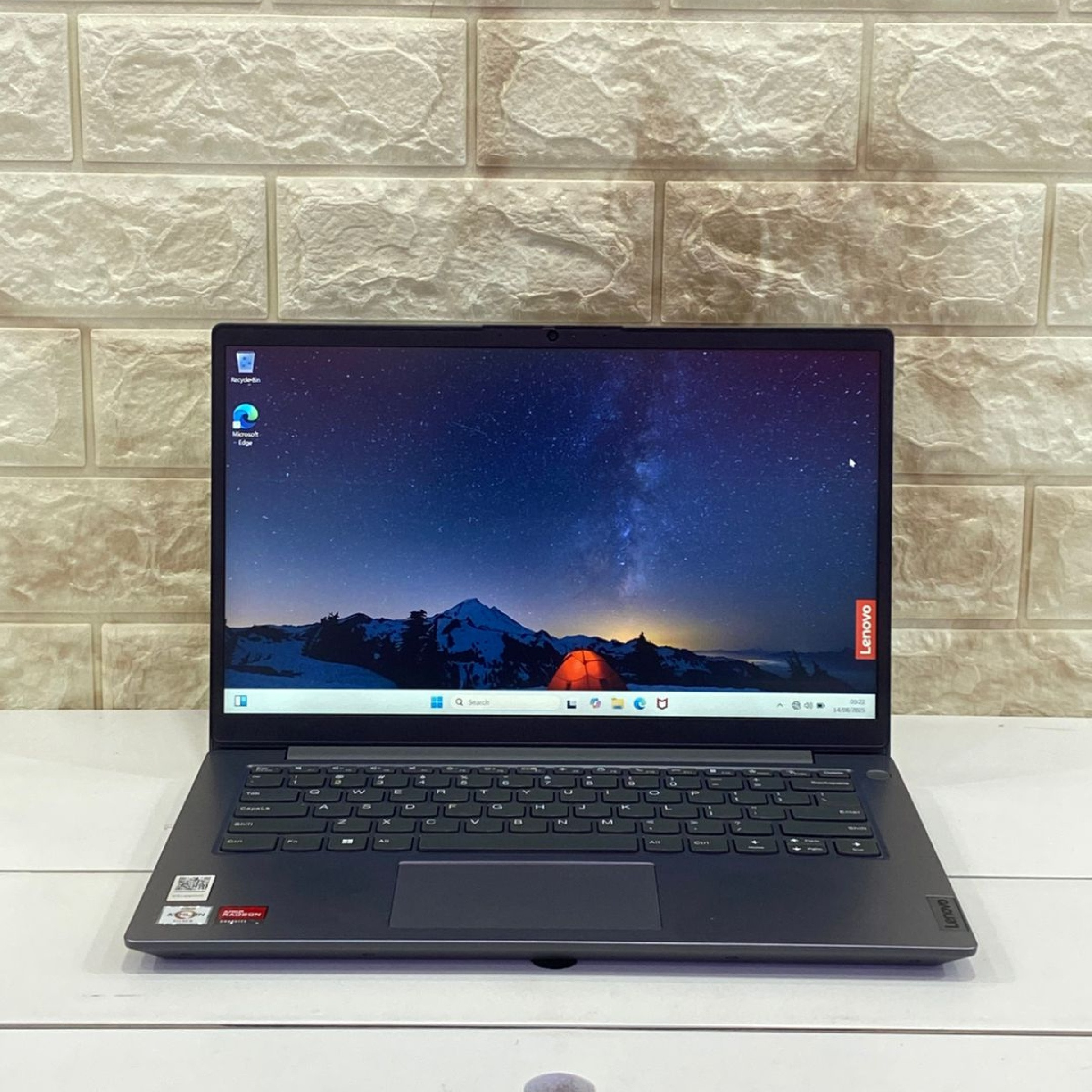 LENOVO SLIM 1 AMD ATHLON RAM 8GB SSD